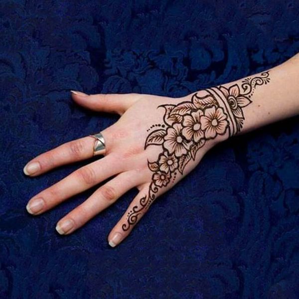 One line Mehndi Designs for hands