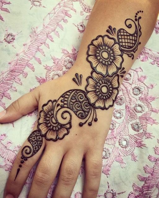Simple and attractive single line mehndi designs