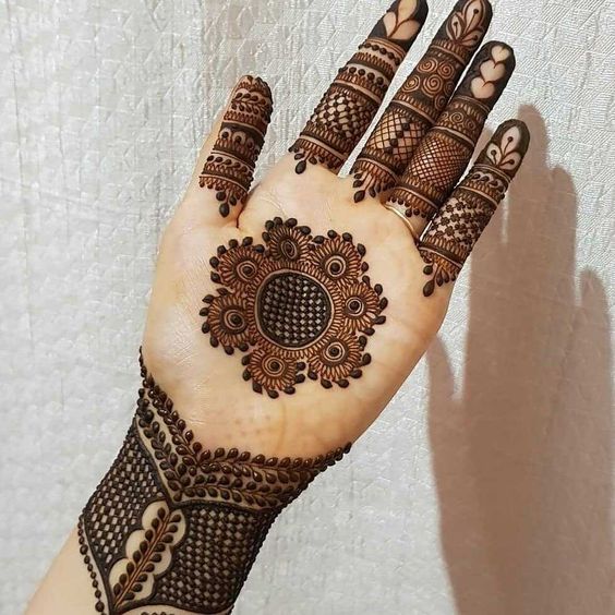 simple round mehndi designs for hands